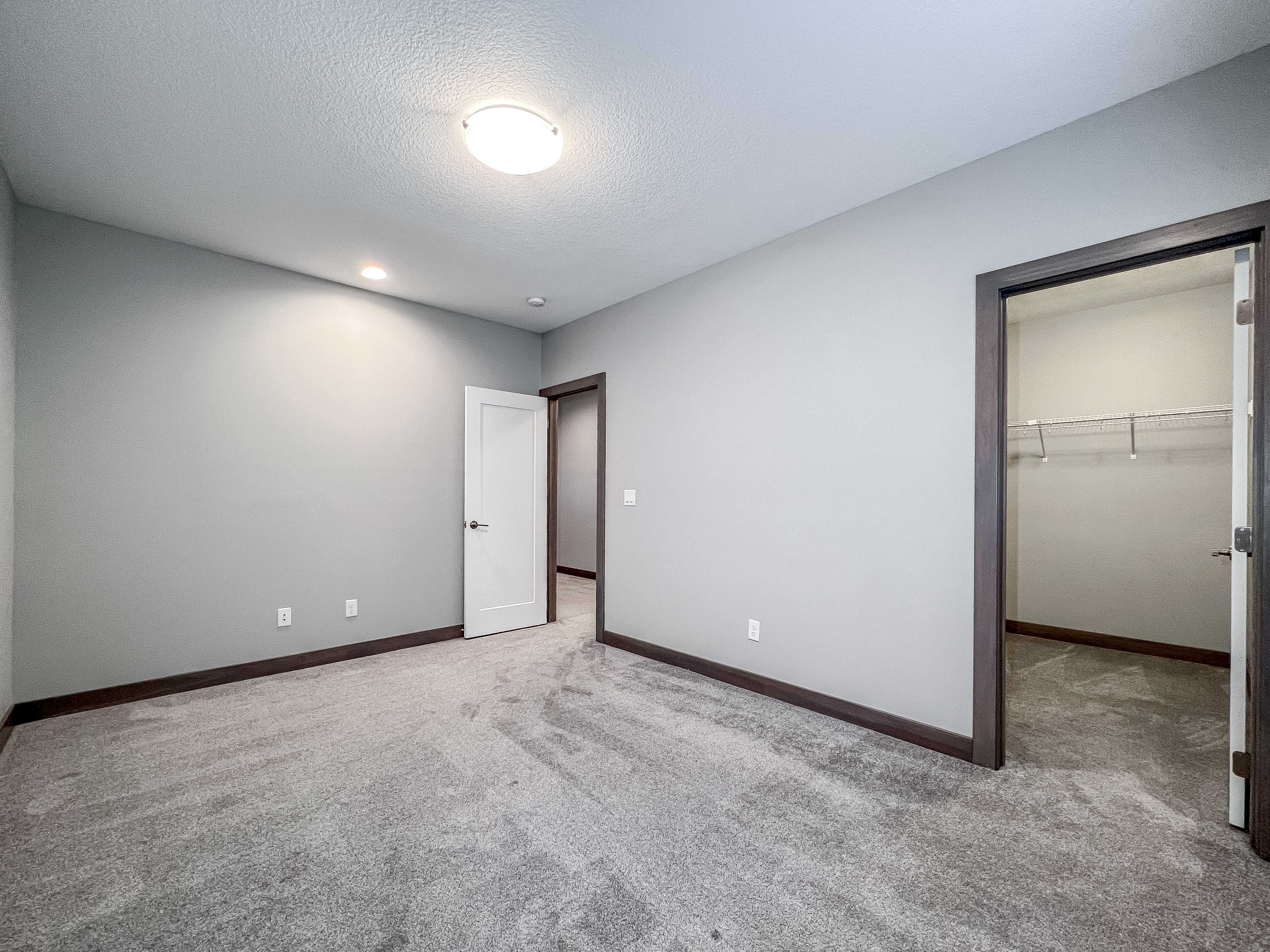 1909 NE Little Beaver Dr — interior