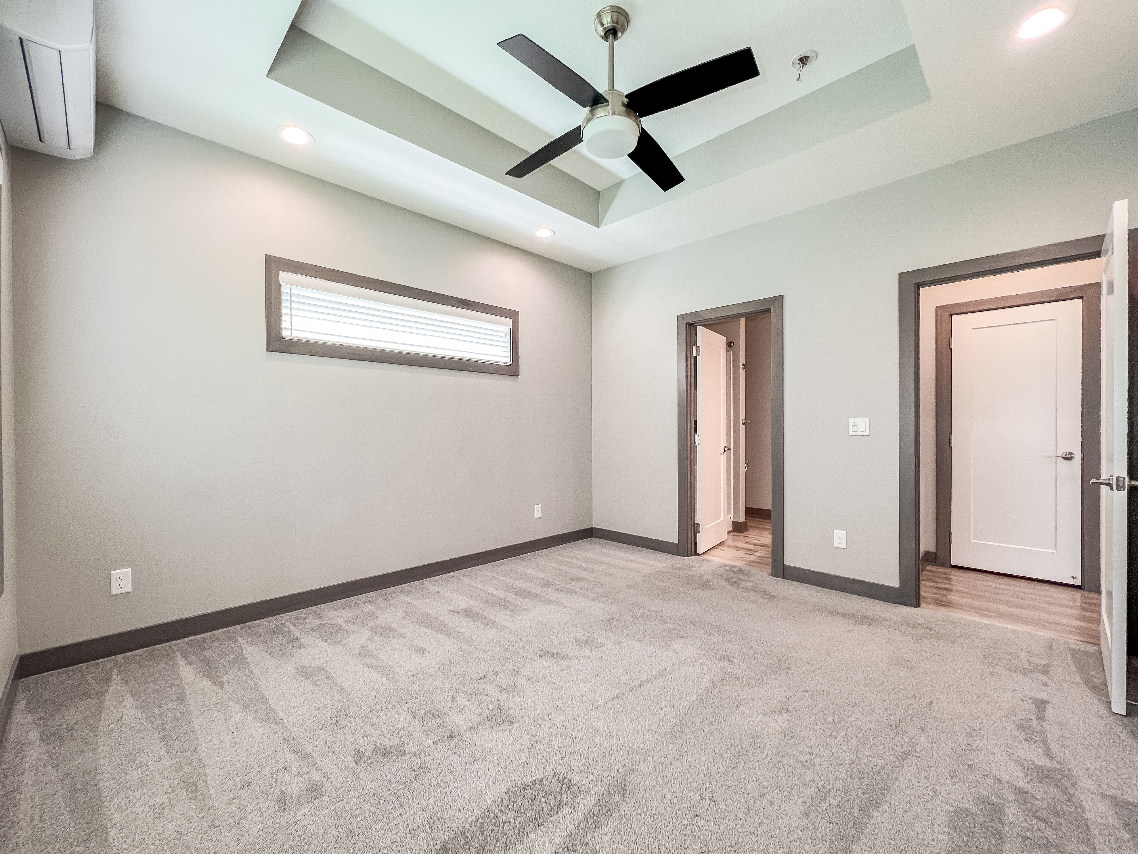1909 NE Little Beaver Dr — interior